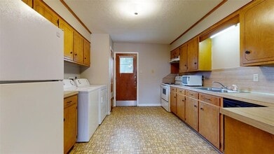 3921 Olive St, Unit A in Bryan, TX - Foto de edificio - Building Photo