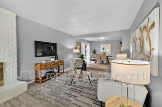 728 Clipper Way in Sacramento, CA - Building Photo - Building Photo