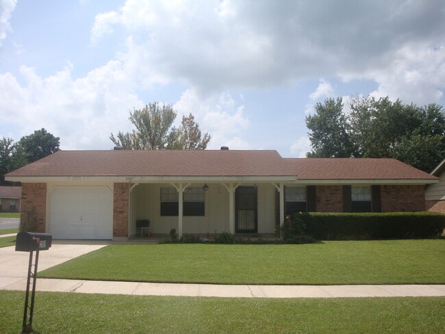 property at 2101 Peach St