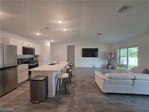 4421 NE 15th Pl in Cape Coral, FL - Building Photo - Building Photo