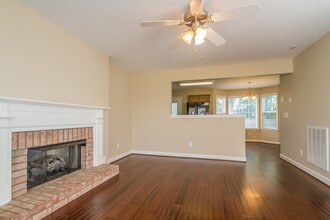 1014 Persimmon Dr in Spring Hill, TN - Building Photo - Building Photo