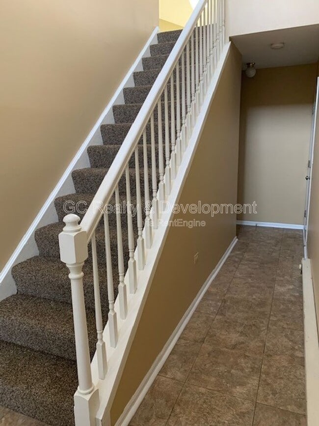 632 Chelsea Ct in Elgin, IL - Building Photo - Building Photo