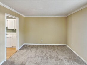 1569 Paces Ferry N Dr SE in Smyrna, GA - Building Photo - Building Photo