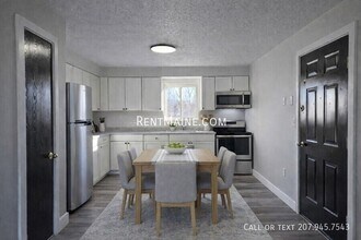 8 Hillside Ln in Lewiston, ME - Building Photo - Building Photo