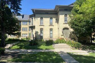 The Mansion in Milwaukee, WI - Building Photo - Building Photo