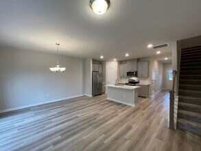 214 Brook Farm Ln in Fuquay Varina, NC - Building Photo - Building Photo