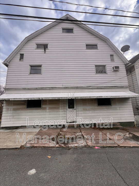 168 S Main St in Ashley, PA - Building Photo