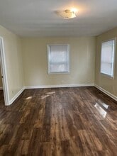 521 Pineneedle Rd in Columbia, SC - Building Photo - Building Photo