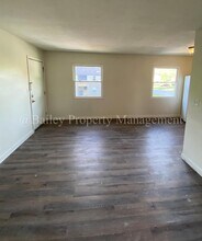 6213 Jeffrey Dr in Louisville, KY - Building Photo - Building Photo