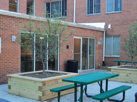 Wilart Arms Apartments in Louisville, KY - Building Photo