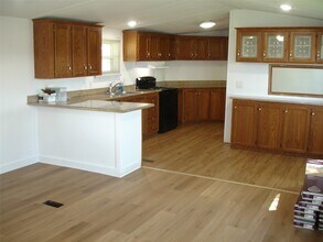 4201 Wells Dr in Pearland, TX - Building Photo - Building Photo