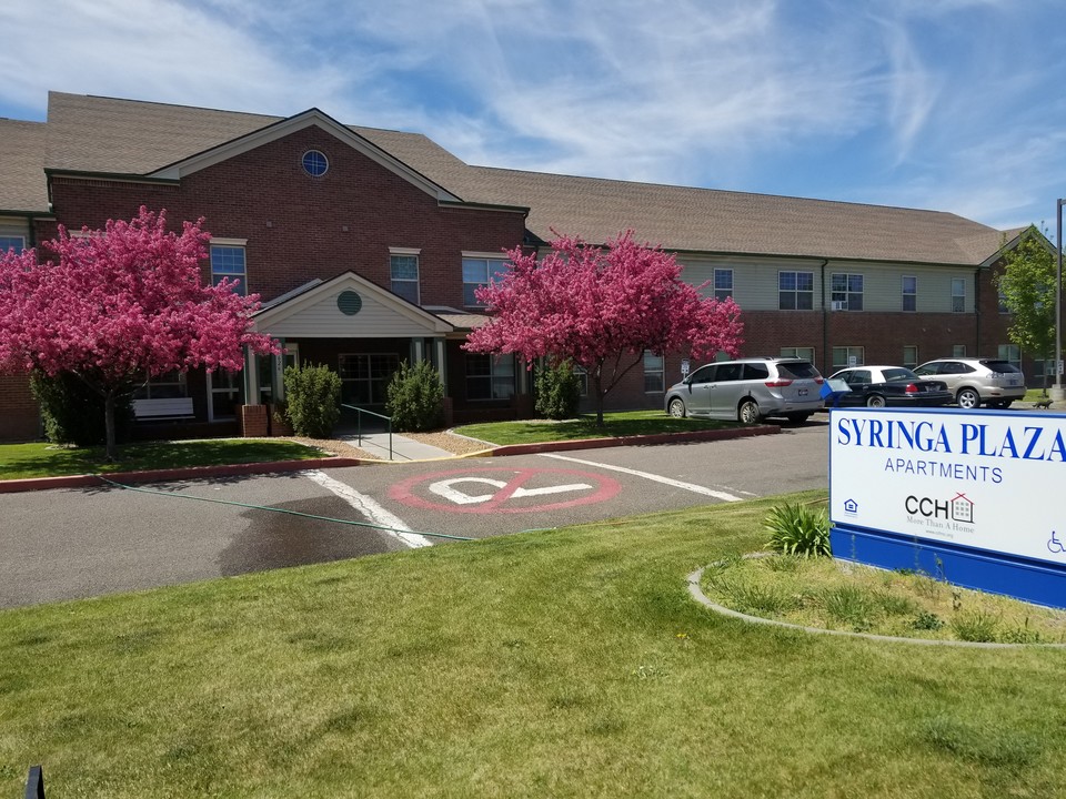 Syringa Plaza Apartments in Burley, ID - Building Photo