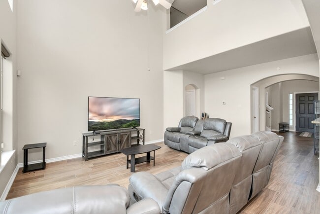 property at 2703 Lakecrest River Dr