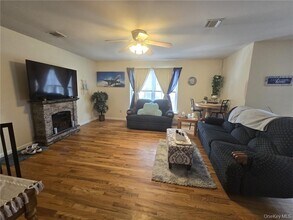 105 N Montgomery St in Walden, NY - Building Photo - Building Photo