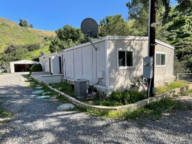 11241 Sun Way Dr in Corona, CA - Building Photo - Building Photo