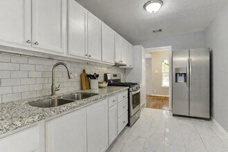 4821 Brinkley St in Houston, TX - Building Photo - Building Photo