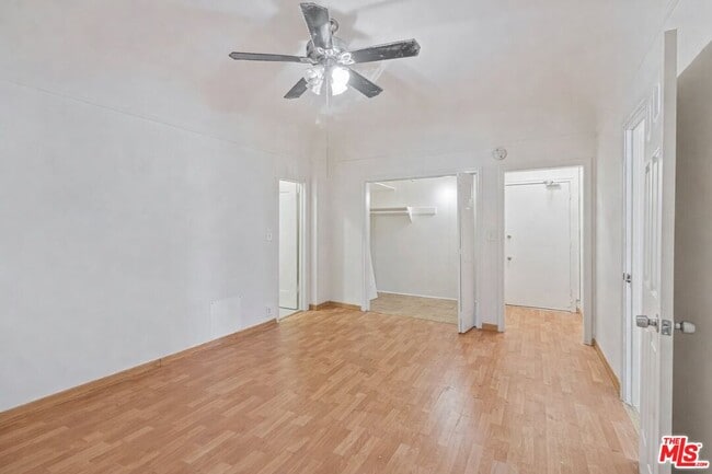 400 S Kenmore Ave in Los Angeles, CA - Building Photo - Building Photo