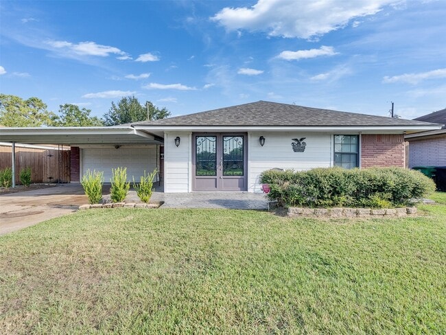 property at 667 Edgebrook Dr