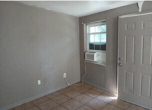 6232 62nd Ave N, Unit F in Pinellas Park, FL - Building Photo - Building Photo