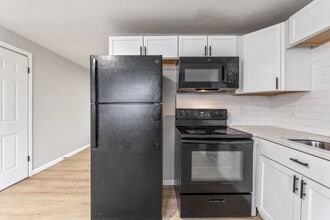 577 Barcher Rd in Columbus, OH - Building Photo - Building Photo