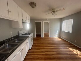 4554 N Lakewood Blvd in Long Beach, CA - Building Photo