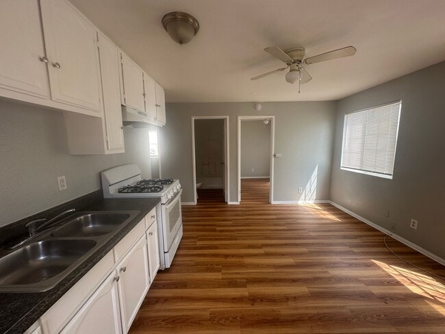 property at 4554 N Lakewood Blvd