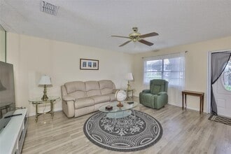 1904 Canterbury Ln, Unit 11 in Sun City Center, FL - Building Photo - Building Photo