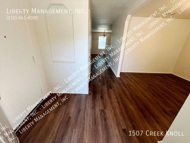 1507 Creek Knoll in San Antonio, TX - Building Photo - Building Photo