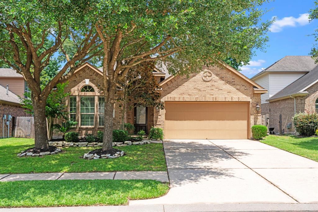 1055 Forest Haven Ct in Conroe, TX - Building Photo