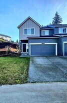 6492 Yorktown Pl NE in Bremerton, WA - Building Photo