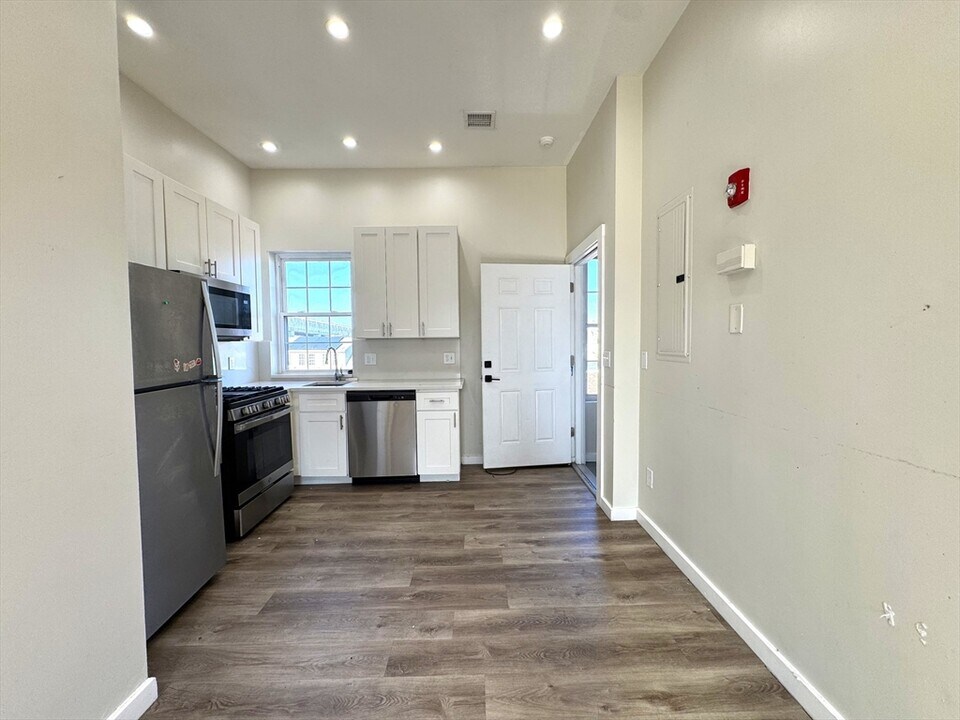 75 Williams St in Chelsea, MA - Building Photo