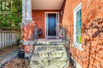 2163 Westmount Dr in Oakville, ON - Building Photo - Building Photo
