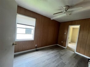 622 S Hancock St in Angleton, TX - Building Photo - Building Photo