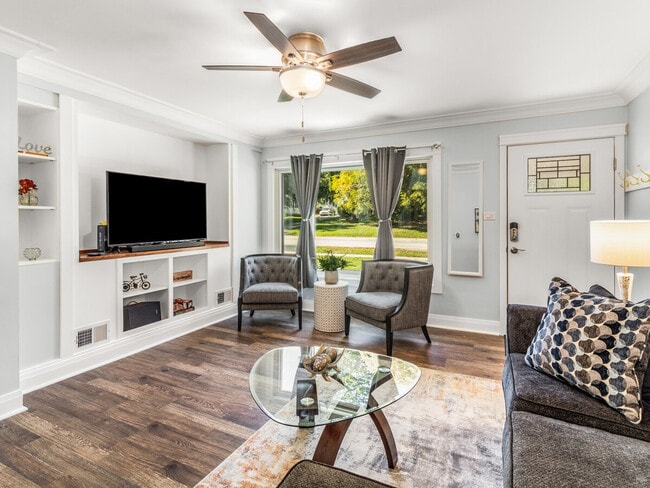 5258 Washington St in Downers Grove, IL - Building Photo - Building Photo