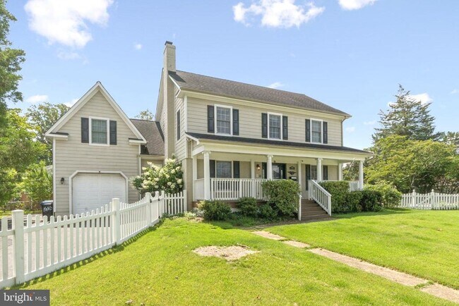 7009 Hickory Hill Rd in Falls Church, VA - Foto de edificio - Building Photo