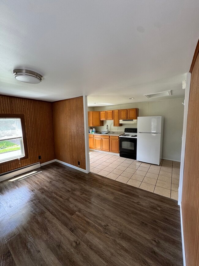 57 Rexford St, Unit 1 in Norwich, NY - Building Photo - Building Photo