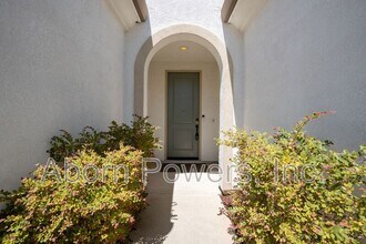 7048 Greenford Way in Roseville, CA - Building Photo - Building Photo