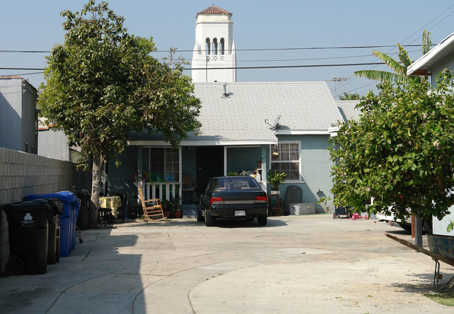 1039-1041 N Mariposa Ave in Los Angeles, CA - Building Photo - Building Photo