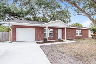 4914 Reagan Ave in Seffner, FL - Building Photo