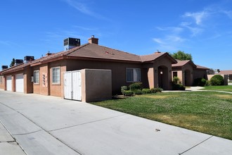 603 Yellow Meadow Ct in Bakersfield, CA - Building Photo - Building Photo