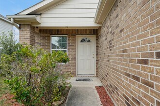2202 Cherryville Dr in Houston, TX - Foto de edificio - Building Photo