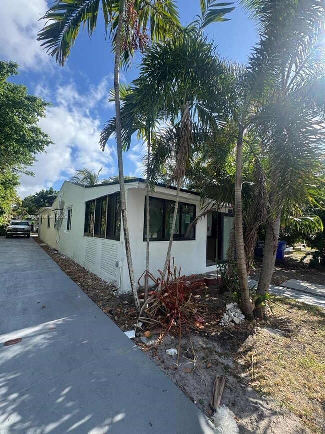 property at 2823 Polk St