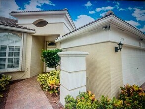 2456 Sandy Cay in West Palm Beach, FL - Foto de edificio - Building Photo