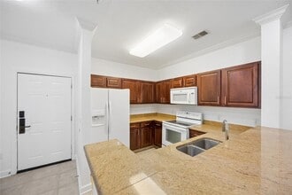 8020 Tuscany Way in Davenport, FL - Building Photo - Building Photo