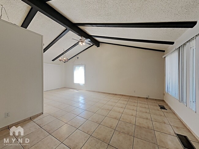 1864 19th St in Sparks, NV - Foto de edificio - Building Photo