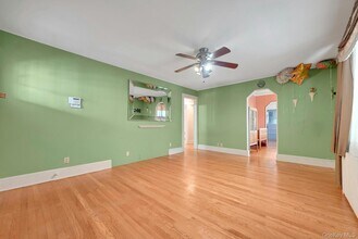 42 Williams Ave in Spring Valley, NY - Foto de edificio - Building Photo