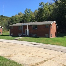 230 Ambridge Ave in Ambridge, PA - Building Photo - Building Photo