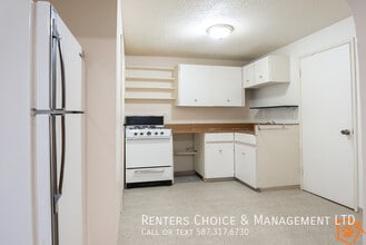 Conveniently Located and Pet Friendly Base in Lethbridge, AB - Building Photo - Building Photo