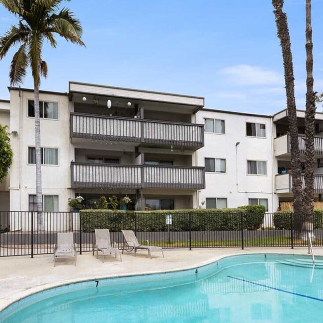 Mar at Seaside in San Diego, CA - Foto de edificio - Building Photo