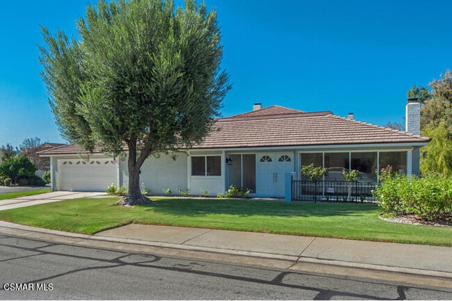 32041 Waterside Ln in Westlake Village, CA - Foto de edificio - Building Photo
